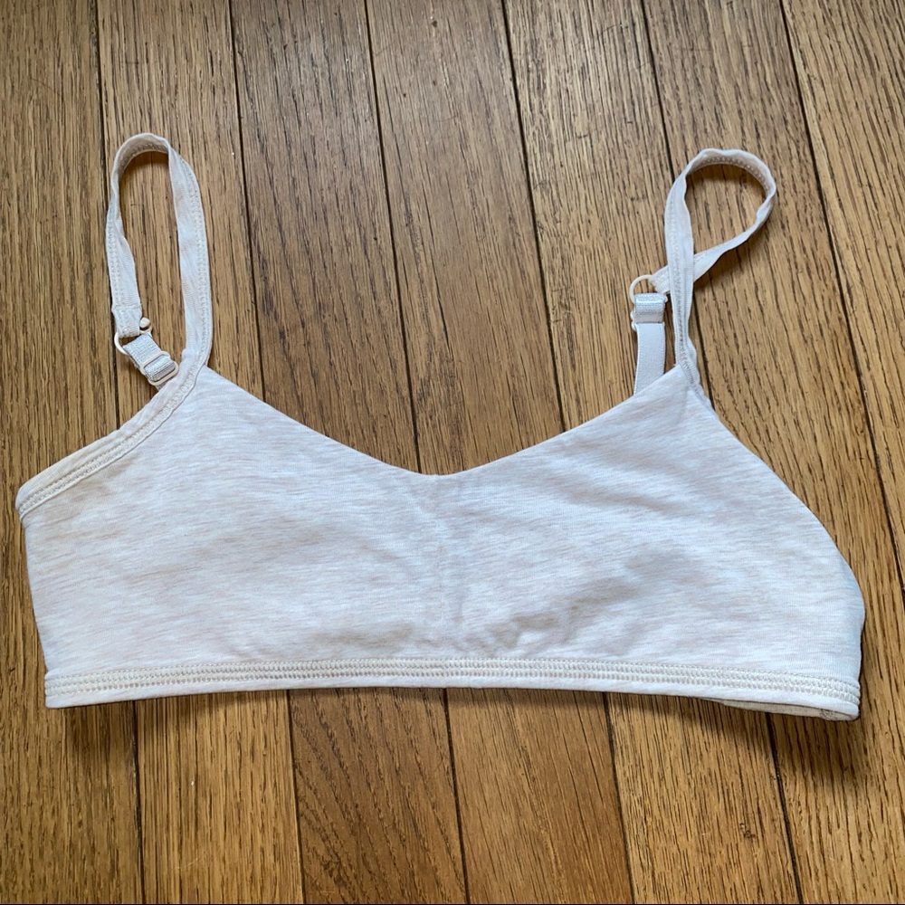 Ivivva Beige 10 Sports bra racerback bra teen lululemon. Size 10 Girls